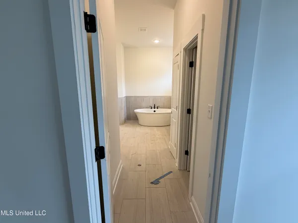 $346,900 | 767 Coahoma Court, Nesbit, MS 38651