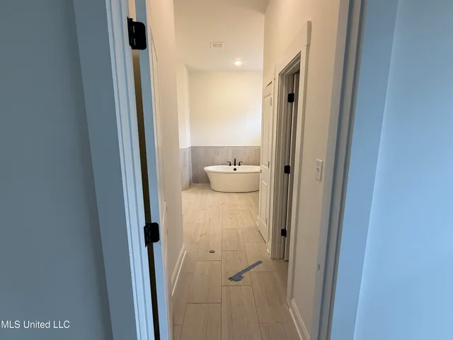 $346,900 | 767 Coahoma Court, Nesbit, MS 38651