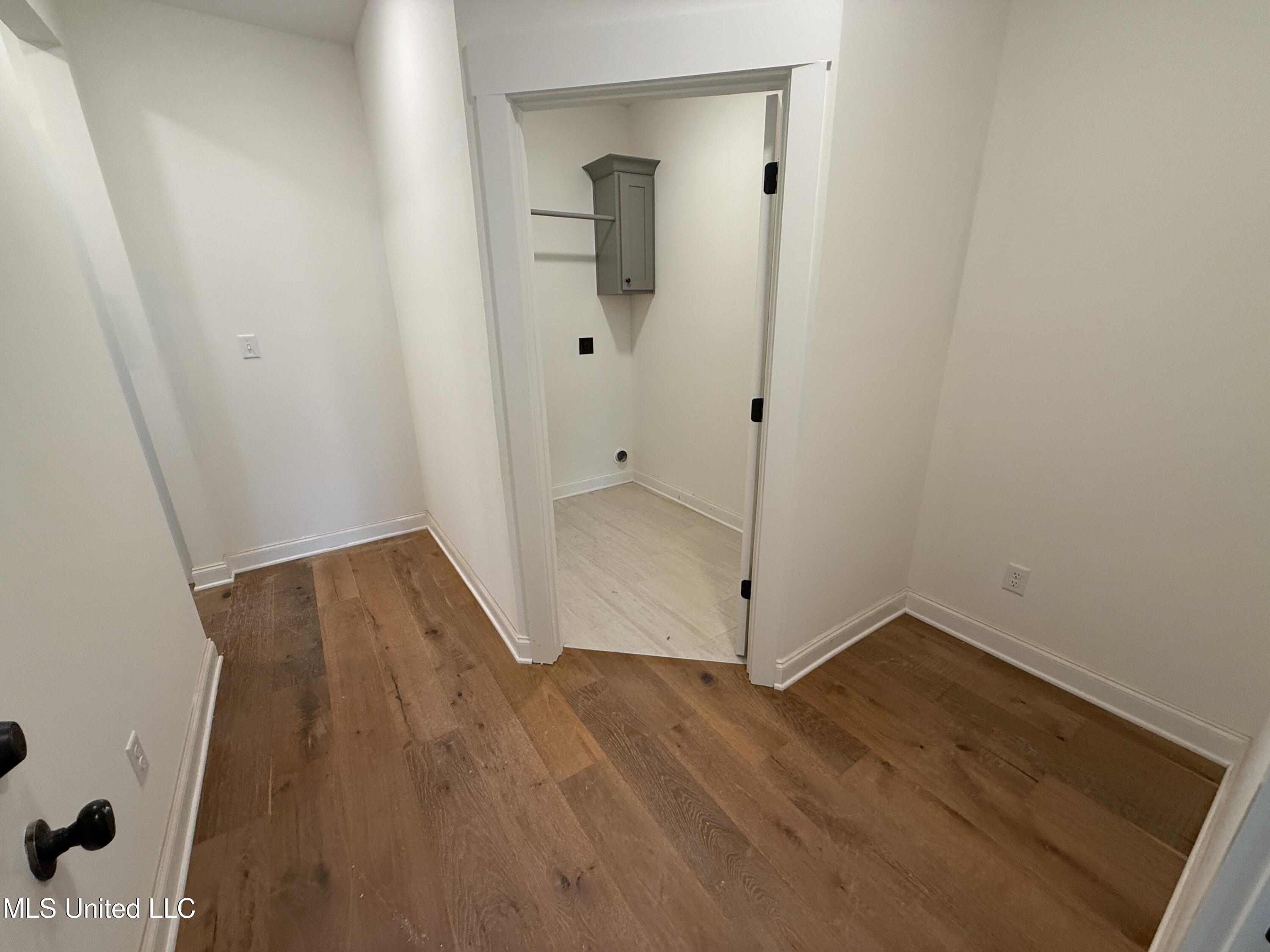 767 Coahoma Court Nesbit, MS 38651 - Photo 19 of 37 Mudroom