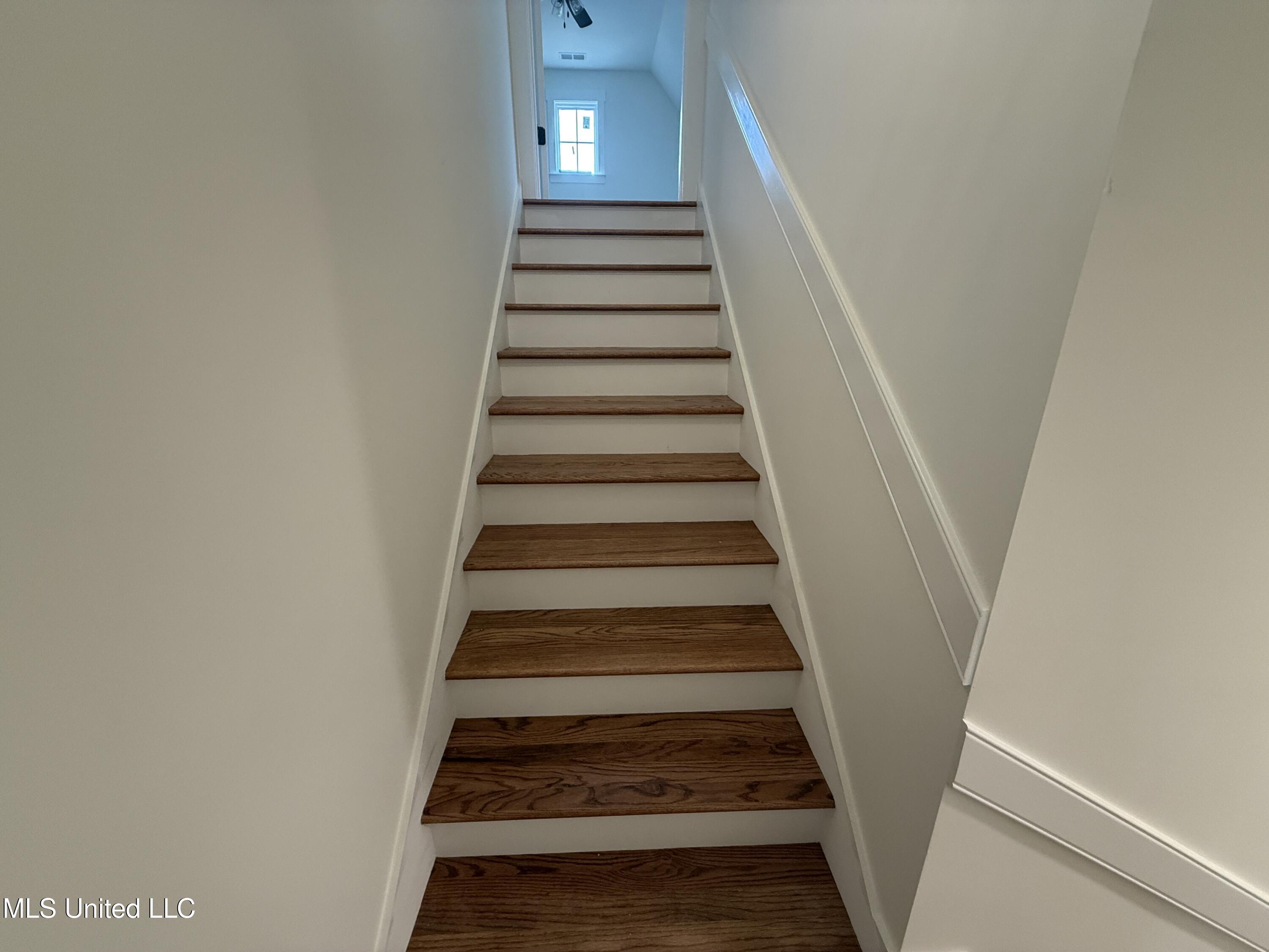 767 Coahoma Court Nesbit, MS 38651 - Photo 28 of 37 Stairs