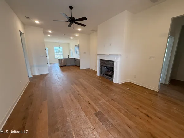 $346,900 | 767 Coahoma Court, Nesbit, MS 38651