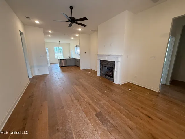 $346,900 | 767 Coahoma Court, Nesbit, MS 38651