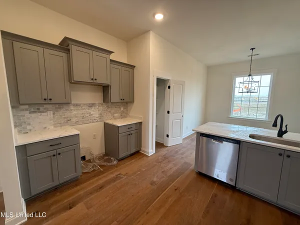 $346,900 | 767 Coahoma Court, Nesbit, MS 38651