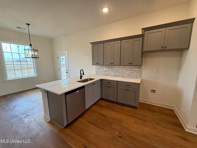 $346,900 | 767 Coahoma Court, Nesbit, MS 38651