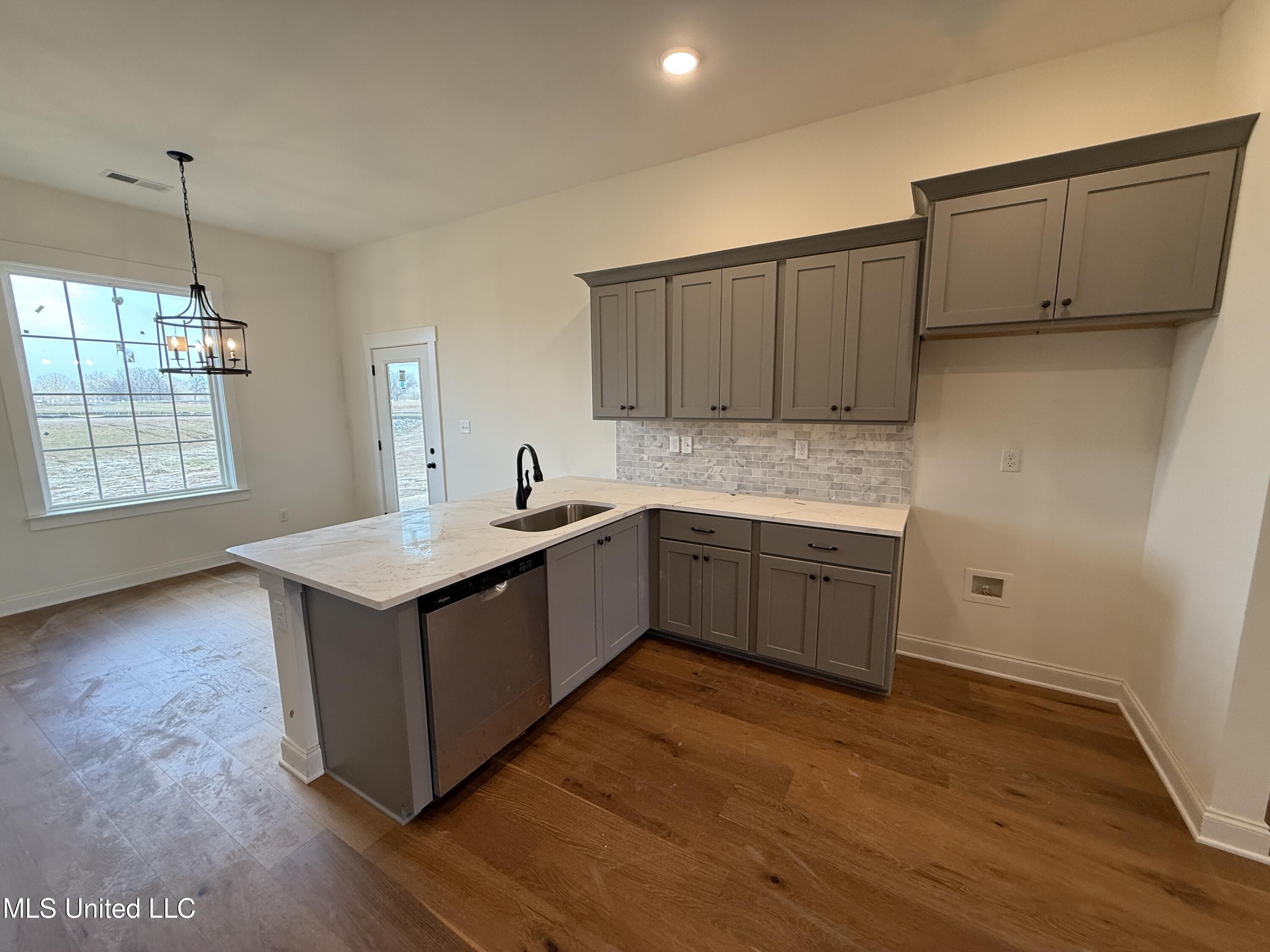 767 Coahoma Court Nesbit, MS 38651 - Photo 9 of 37 Kitchen