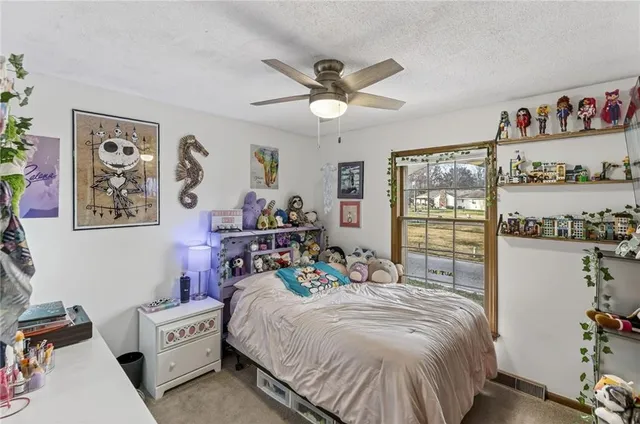 $284,900 | 18701 East 27th Terrace South, Independence, MO 64057