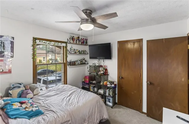 $284,900 | 18701 East 27th Terrace South, Independence, MO 64057