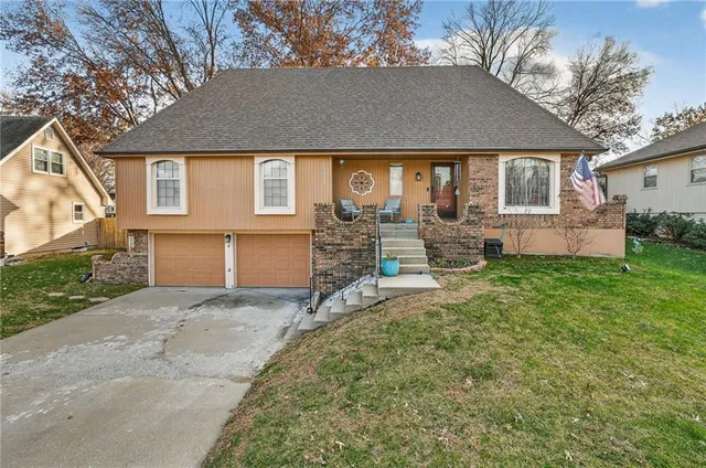 $284,900 | 18701 East 27th Terrace South, Independence, MO 64057