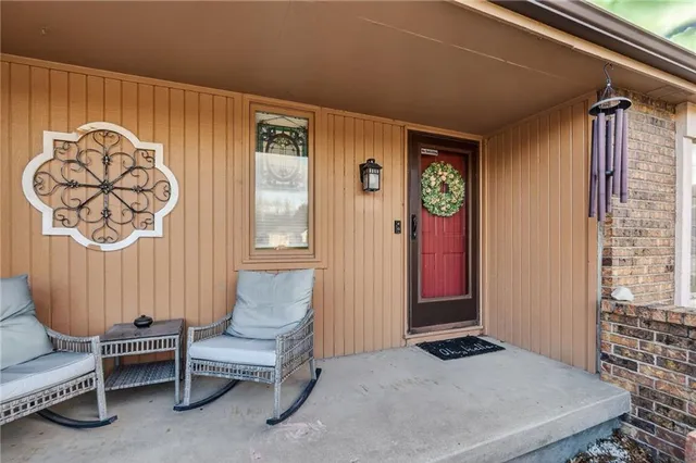 $284,900 | 18701 East 27th Terrace South, Independence, MO 64057