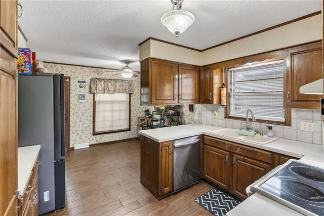 $284,900 | 18701 East 27th Terrace South, Independence, MO 64057