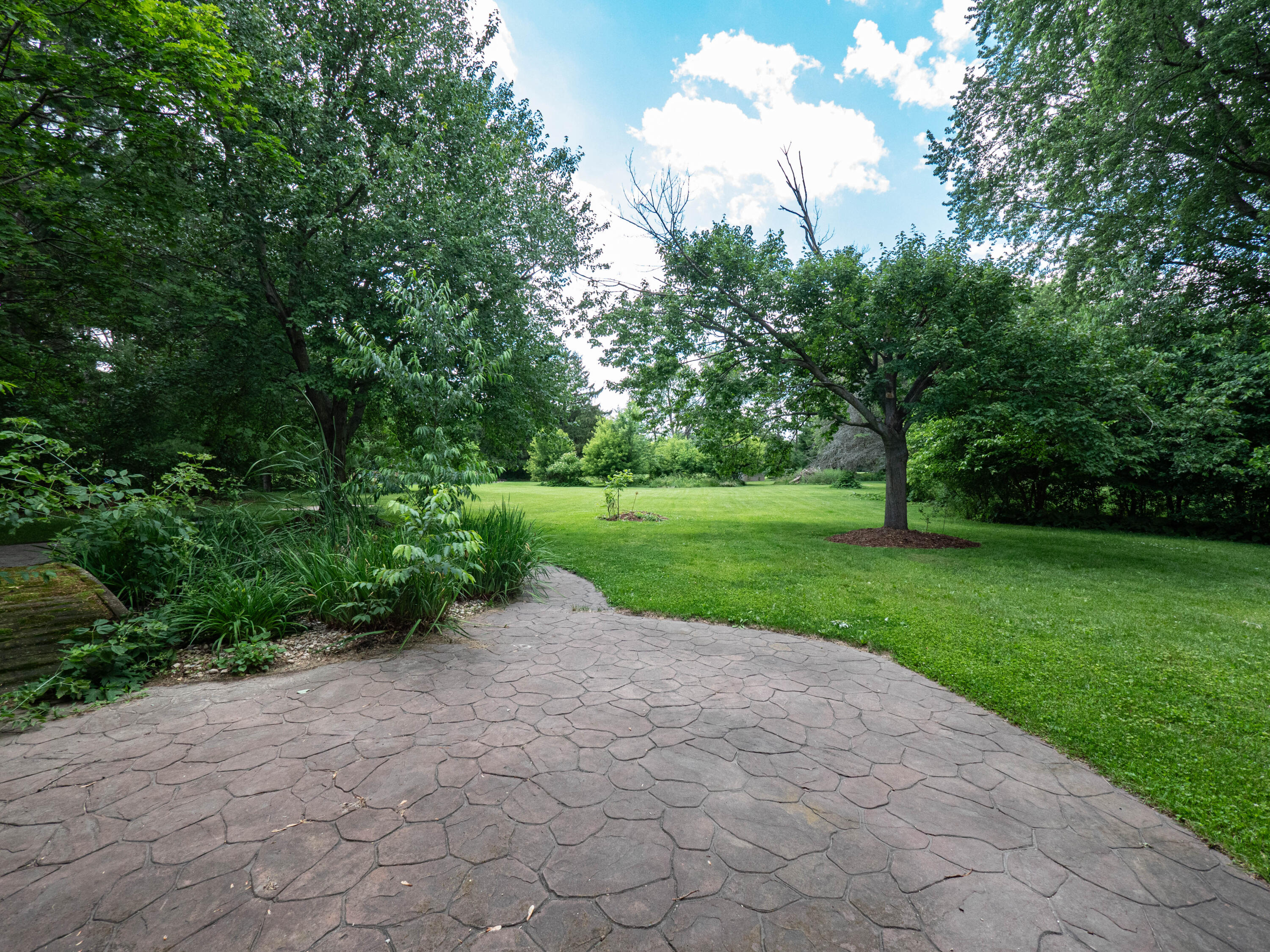 N6185 Country View Lane Concord, WI 53178 - Photo 5 of 28 Patio