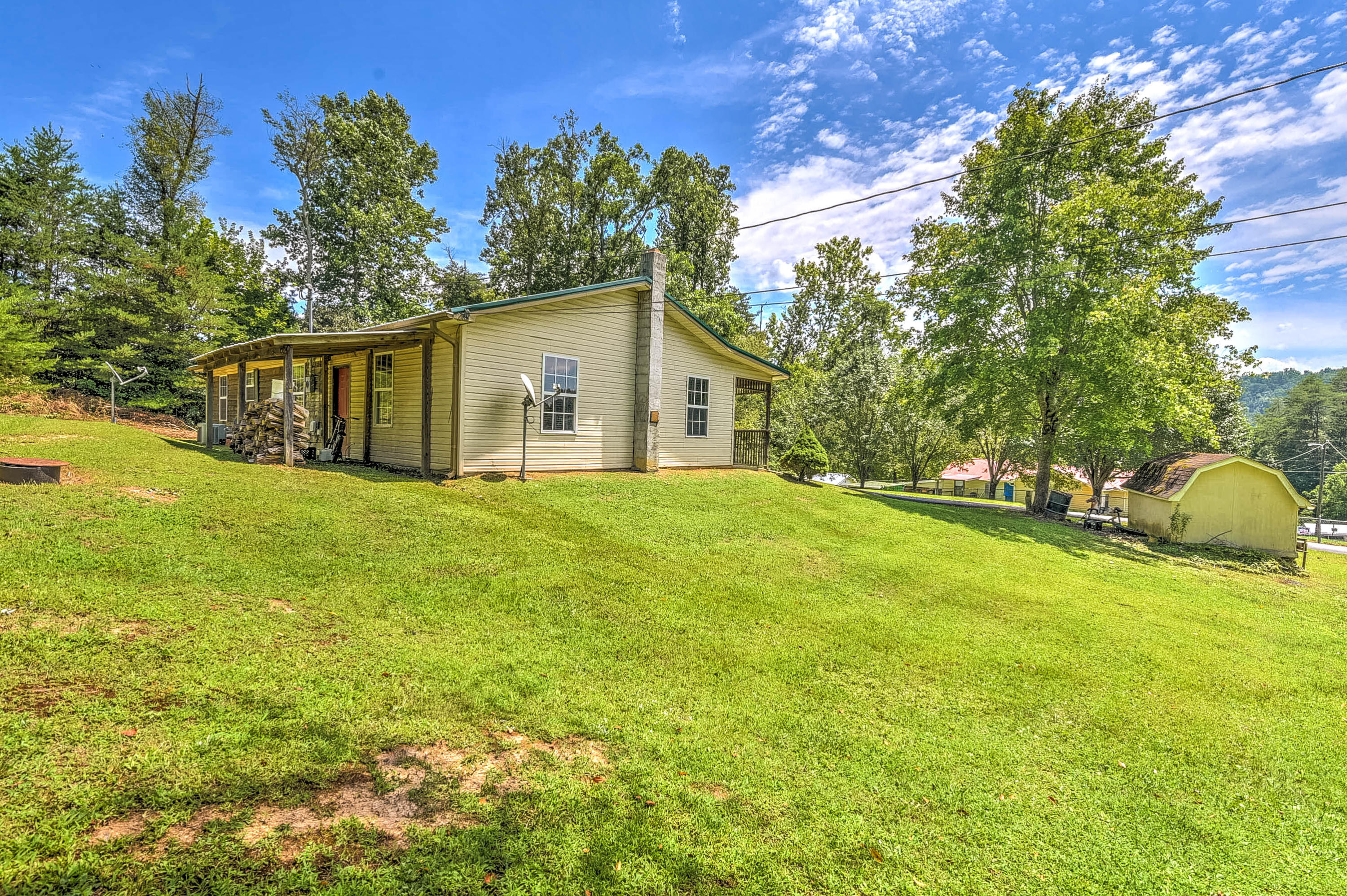 1103 Bull Run Road Luttrell, TN 37779 - Photo 3 of 24 3 (1)