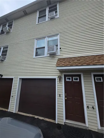 $2,700 | 10 Burleigh Street, Unit 2, Providence, RI 02904
