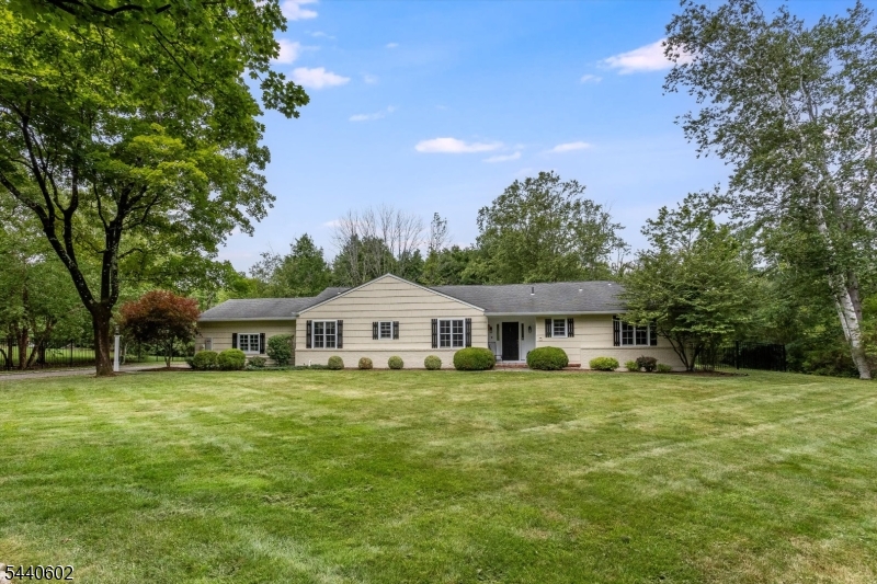 24 Brookfield Way Mendham, NJ 07945 - Photo 1 of 32