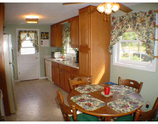 31 Anchorage Road Franklin, MA 02038 - Photo 3 of 8 Gallery Image 3