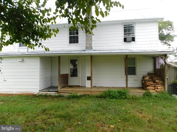 $2,100 | 13142 Lord Fairfax Highway, Boyce, VA 22620