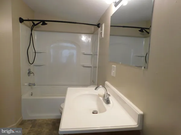 $2,100 | 13142 Lord Fairfax Highway, Boyce, VA 22620