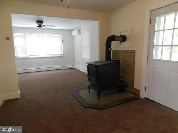 $2,100 | 13142 Lord Fairfax Highway, Boyce, VA 22620