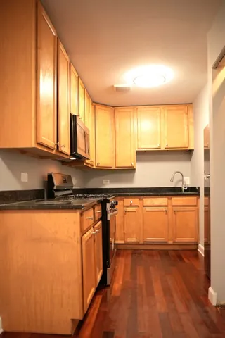 $179,000 | 1937 West Pratt Boulevard, Unit 2N, Chicago, IL 60626