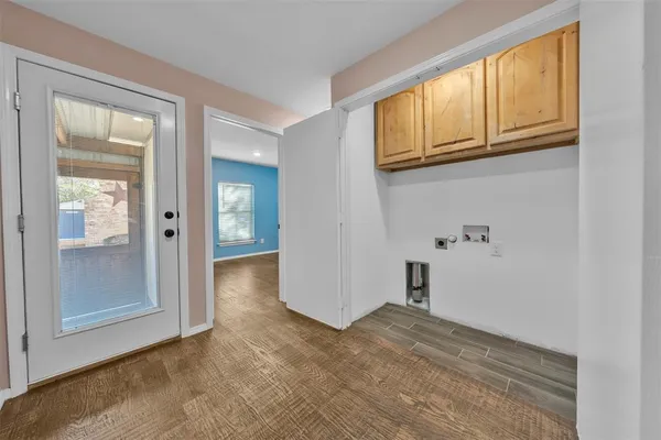 an empty room with window