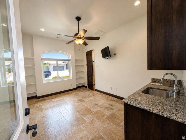 372 South Leoni Way Washington, UT 84780 - Photo 44 of 48