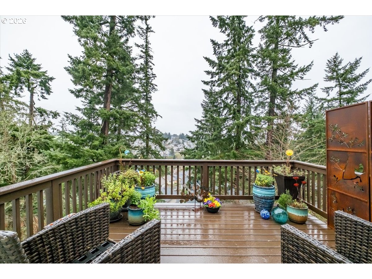 2469 Dalke Ridge Drive Northwest Salem, OR 97304 - Photo 40 of 42 a view of balcony with furniture
