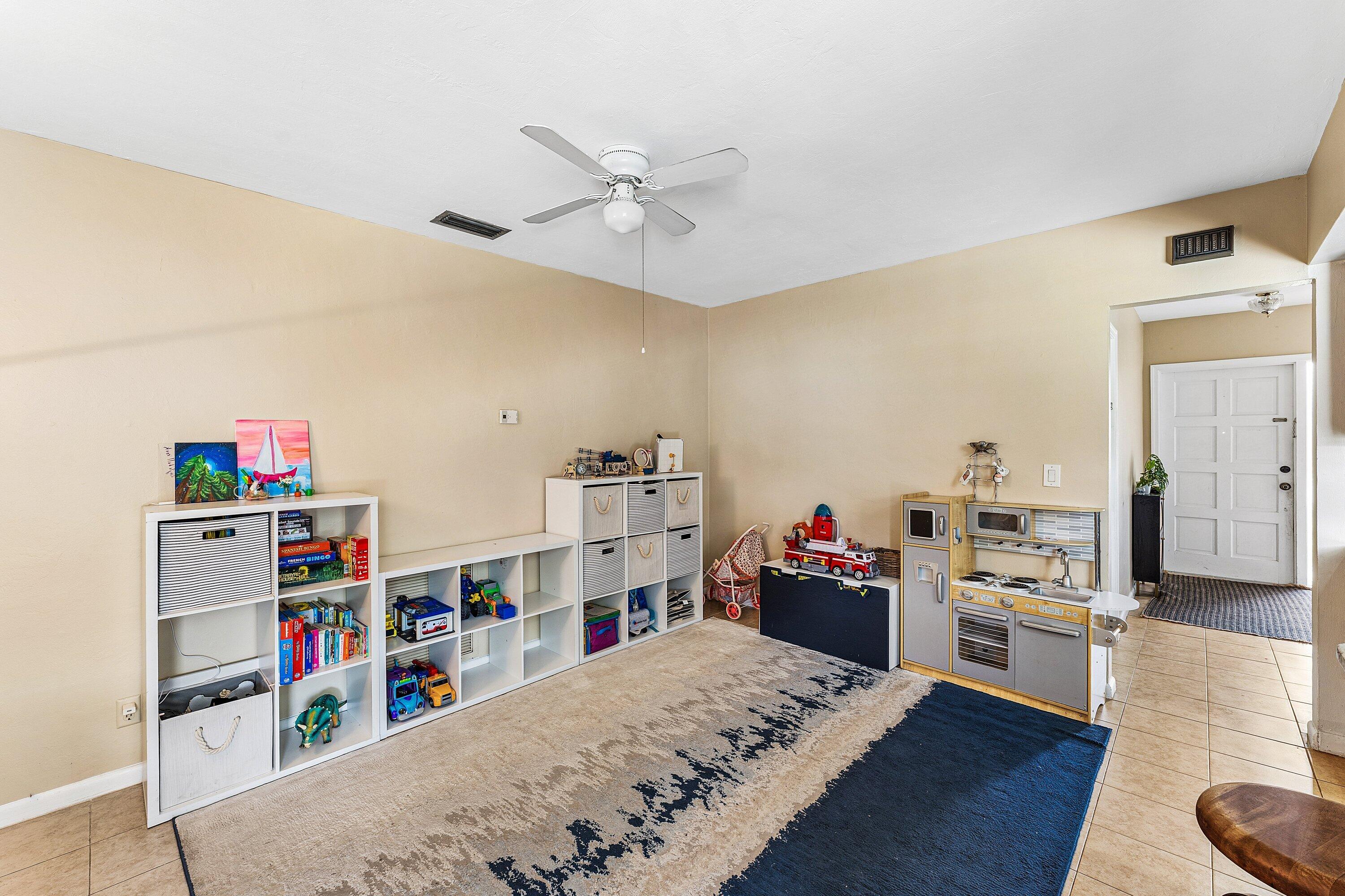 2 Tam O Shanter Lane Boca Raton, FL 33431 - Photo 10 of 41 010-2TamOShanterLane-BocaRaton-FL-33431-