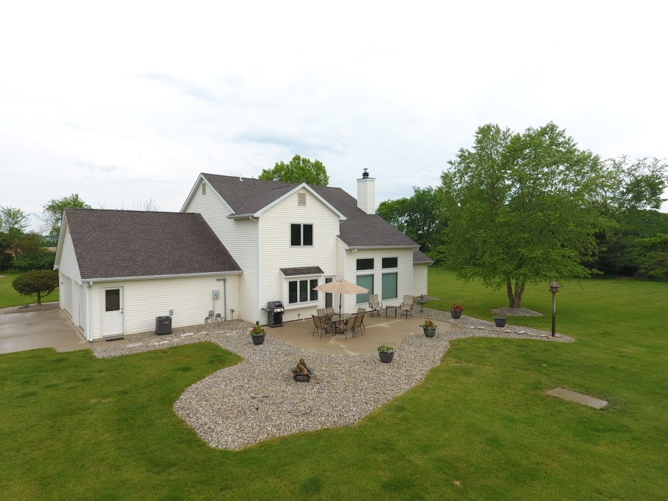 13031 Wappes Road Churubusco, IN 46723 - Photo 2 of 33