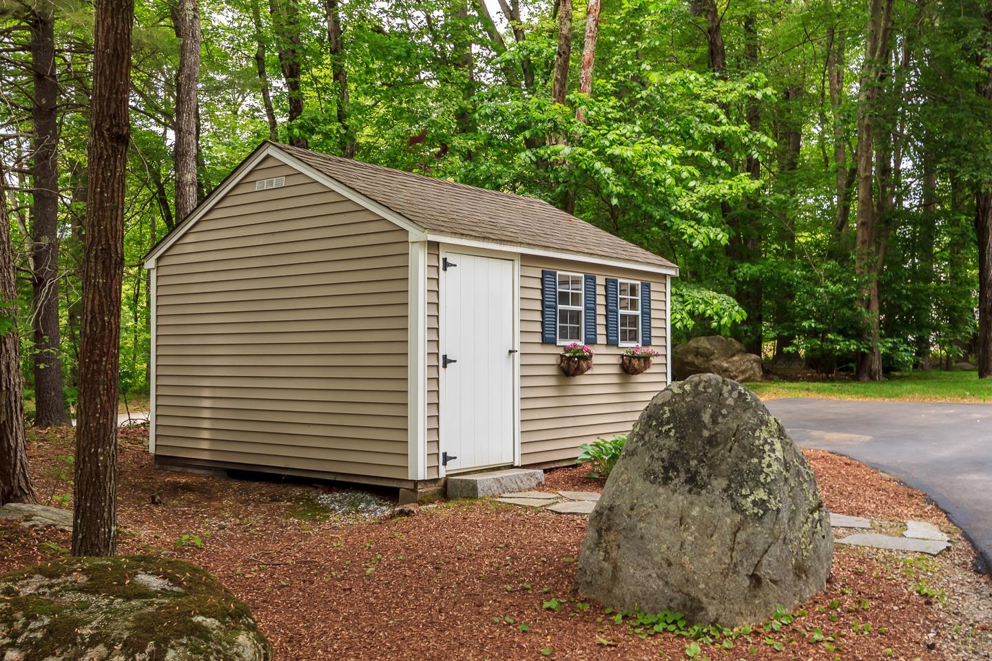 12 Juniper Road Windham, NH 03087 - Photo 6 of 43