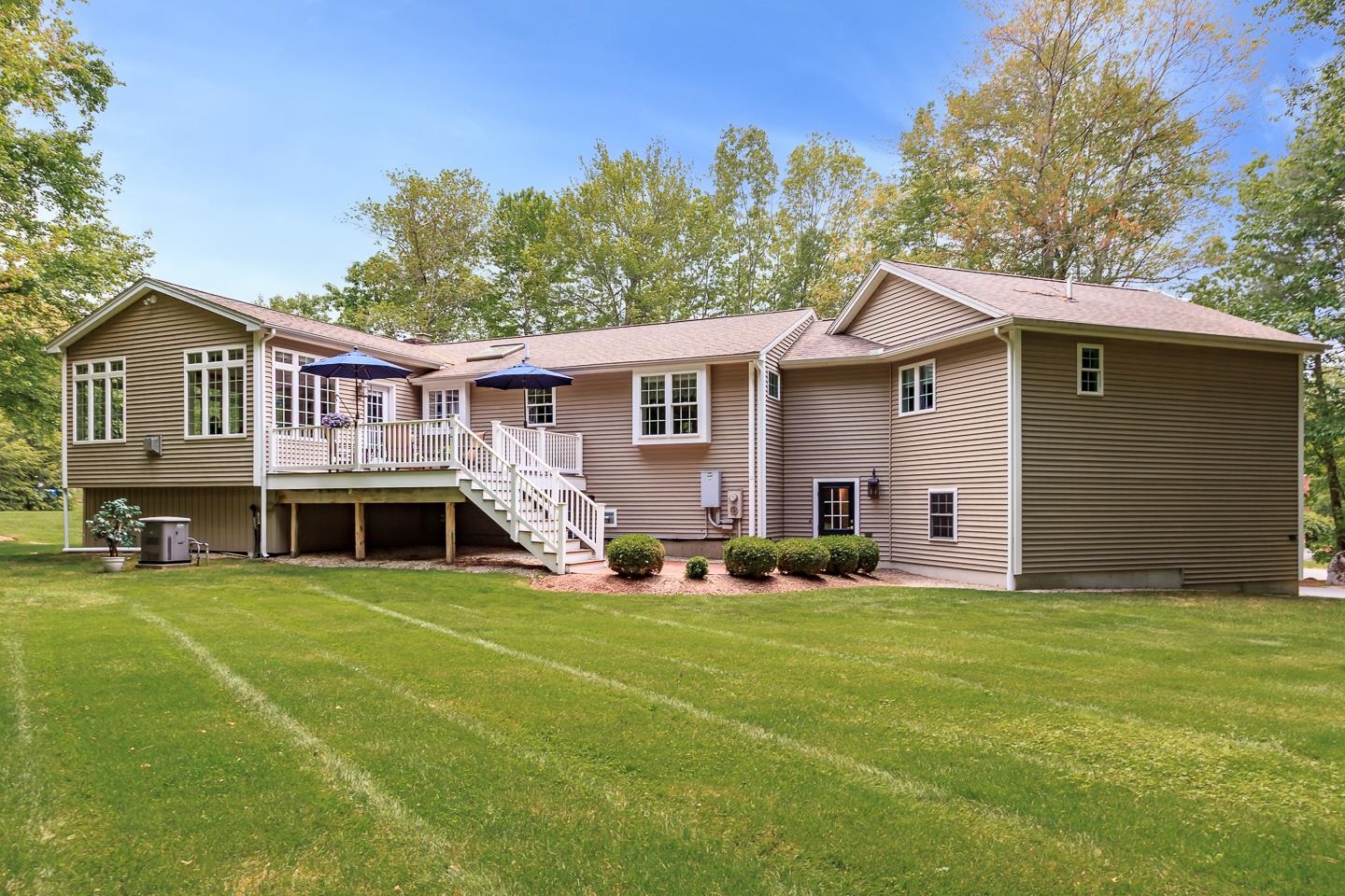 12 Juniper Road Windham, NH 03087 - Photo 7 of 43