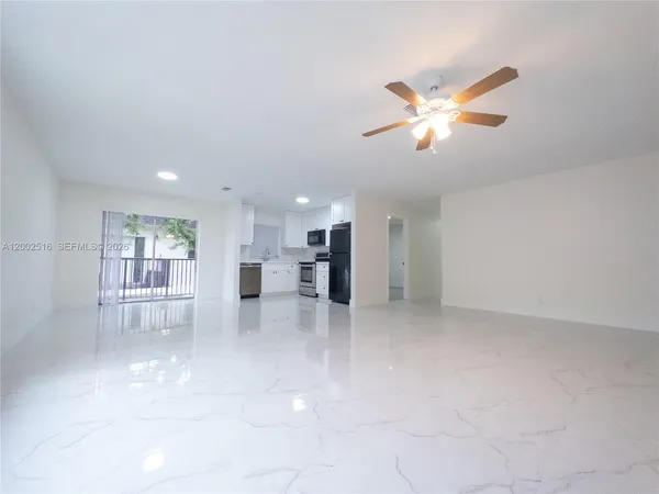 $2,475 | 5400 Northwest 18th Street, Unit 3N, Lauderhill, FL 33313