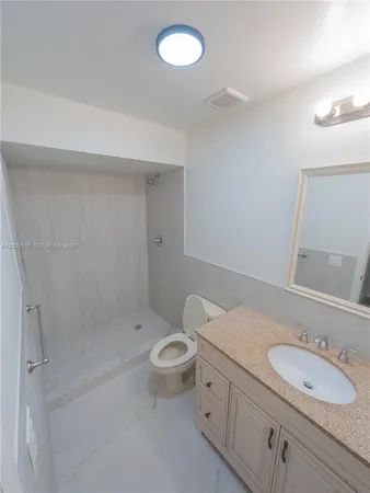 $2,475 | 5400 Northwest 18th Street, Unit 3N, Lauderhill, FL 33313