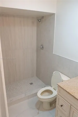 $2,475 | 5400 Northwest 18th Street, Unit 3N, Lauderhill, FL 33313