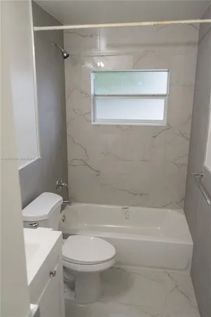 $2,475 | 5400 Northwest 18th Street, Unit 3N, Lauderhill, FL 33313