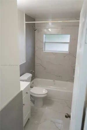 $2,475 | 5400 Northwest 18th Street, Unit 3N, Lauderhill, FL 33313