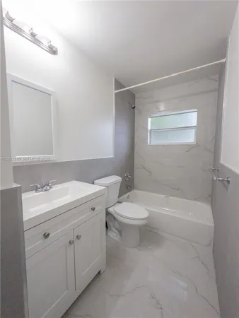 $2,475 | 5400 Northwest 18th Street, Unit 3N, Lauderhill, FL 33313