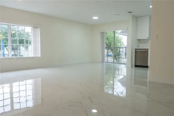 $2,475 | 5400 Northwest 18th Street, Unit 3N, Lauderhill, FL 33313