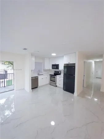 $2,475 | 5400 Northwest 18th Street, Unit 3N, Lauderhill, FL 33313