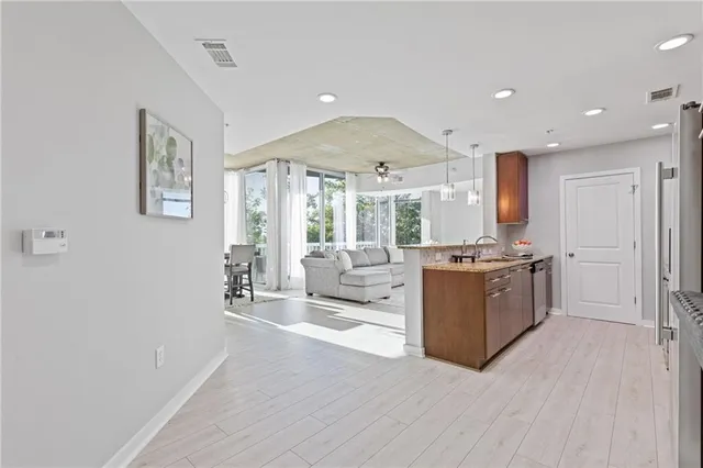 $339,000 | 3300 Windy Ridge Parkway Southeast, Unit 621, Atlanta, GA 30339