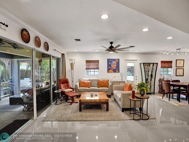 814 Southeast 13th St Unit 4  