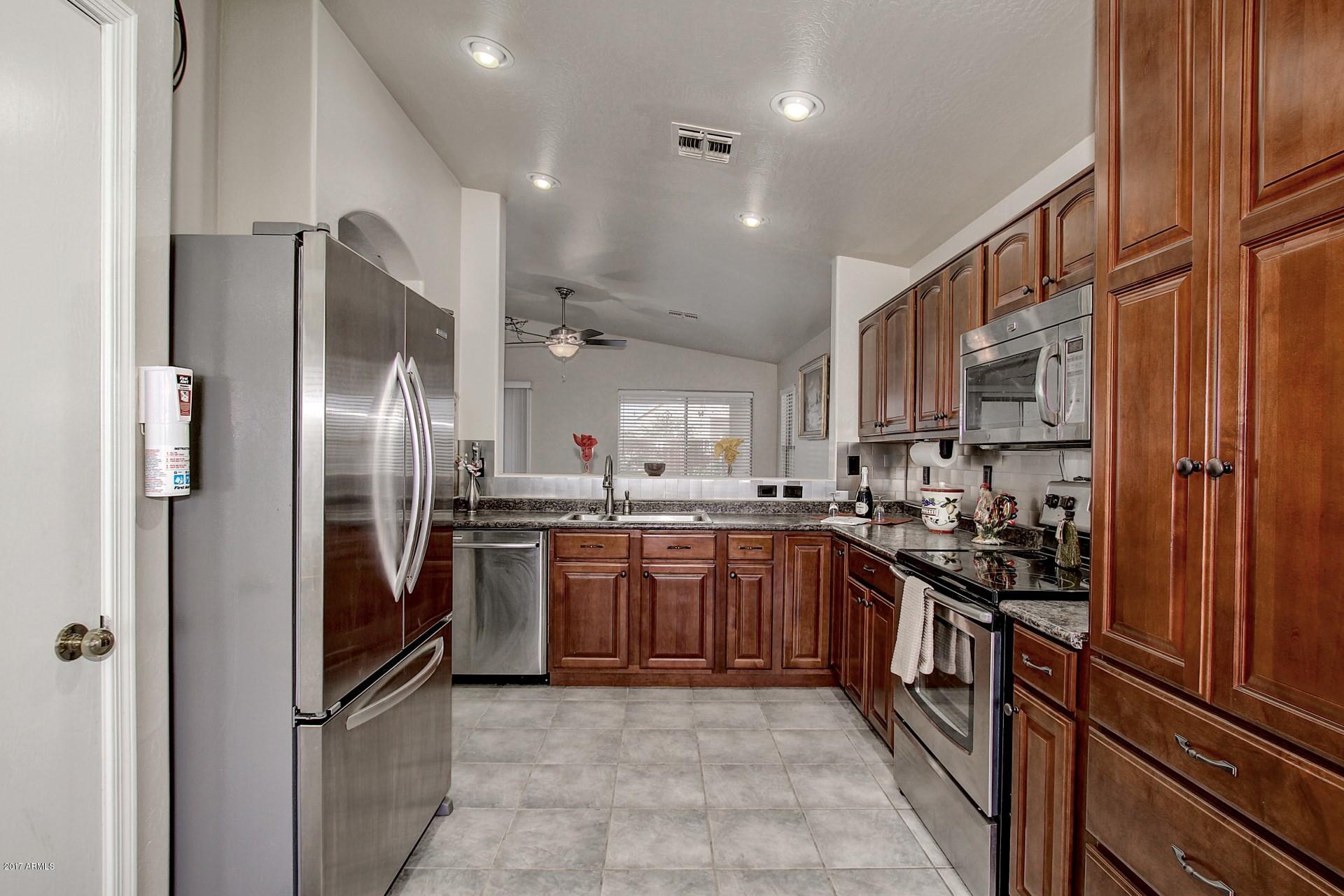 2312 West Darrel Road Phoenix, AZ 85041 - Photo 3 of 29 Darrel (6)