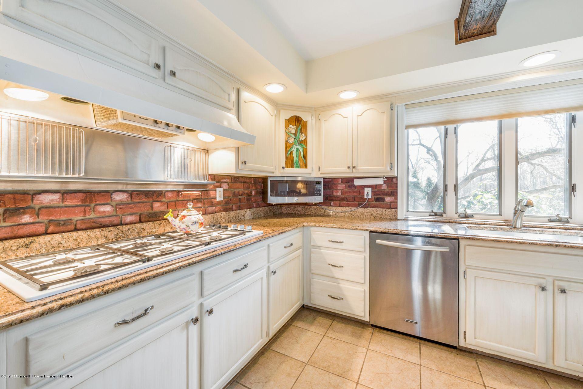 3 Ramsey Road Middletown, NJ 07748 - Photo 10 of 31 18