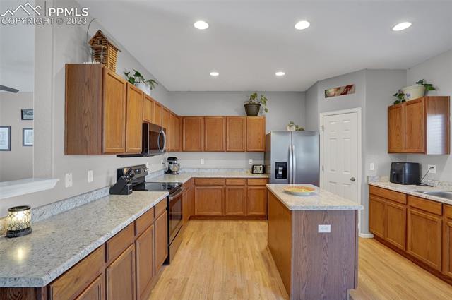 9332 St.George Road Peyton, CO 80831 - Photo 12 of 28 Kitchen