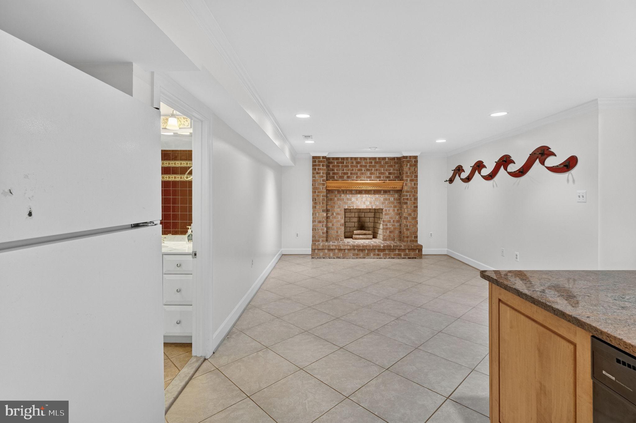 4531 Den Haag Road Warrenton, VA 20187 - Photo 70 of 103 Family room off kitchen