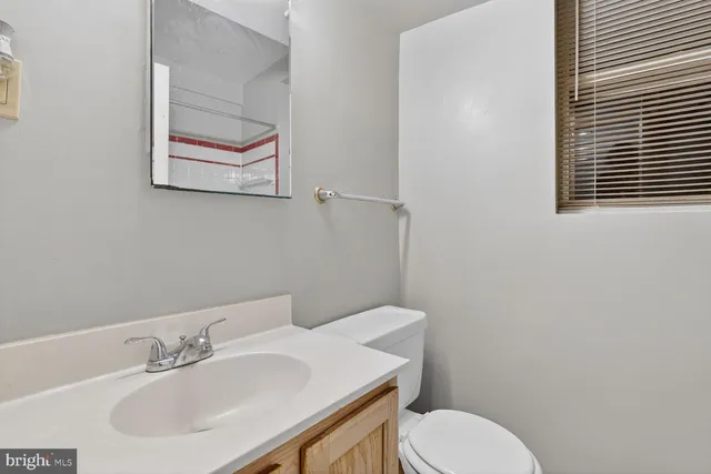 $1,795 | 1820 Swann Street Northwest, Unit 2, Washington, DC 20009
