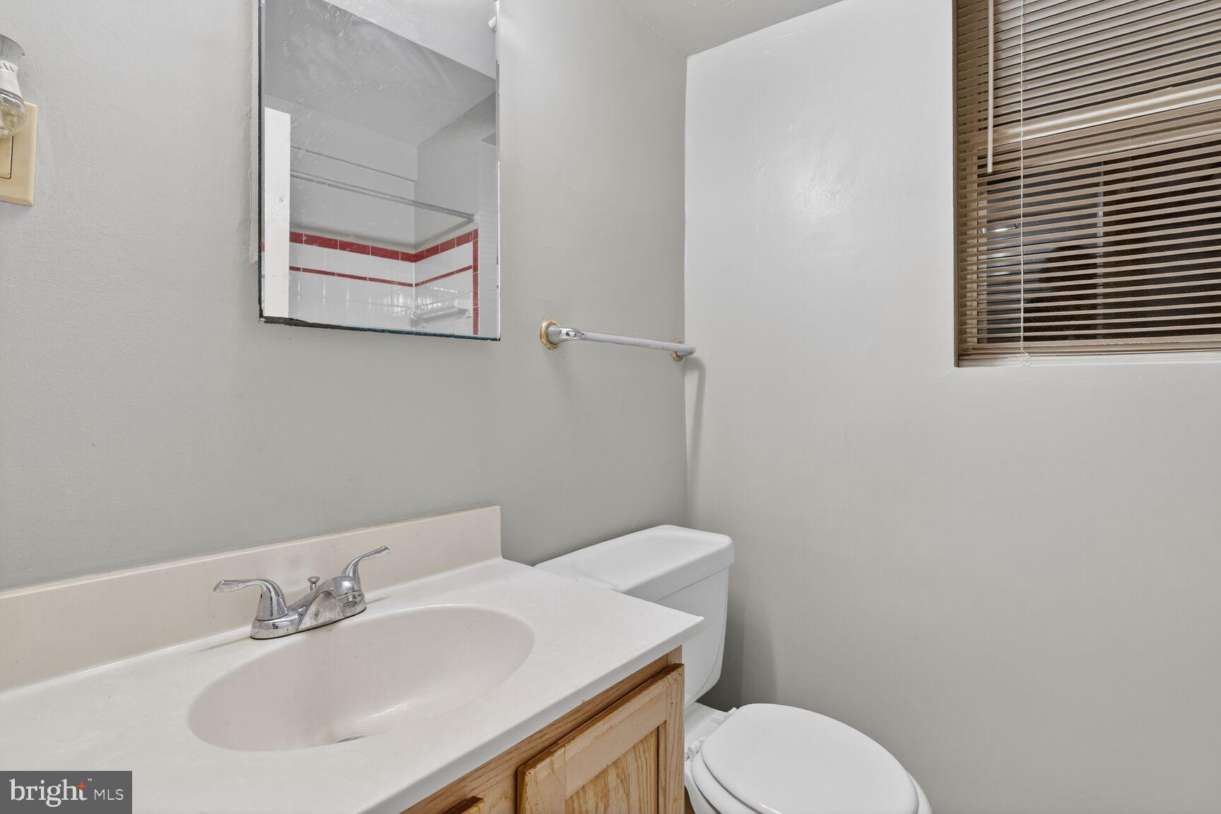 1820 Swann Street Northwest, Unit 2 Washington, DC 20009 - Photo 10 of 11 Bathroom