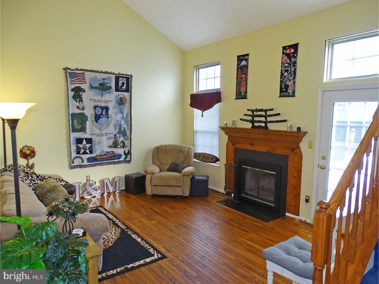 112 Ridgewood Way Burlington Township, NJ 08016 - Photo 3 of 25 Family Room
