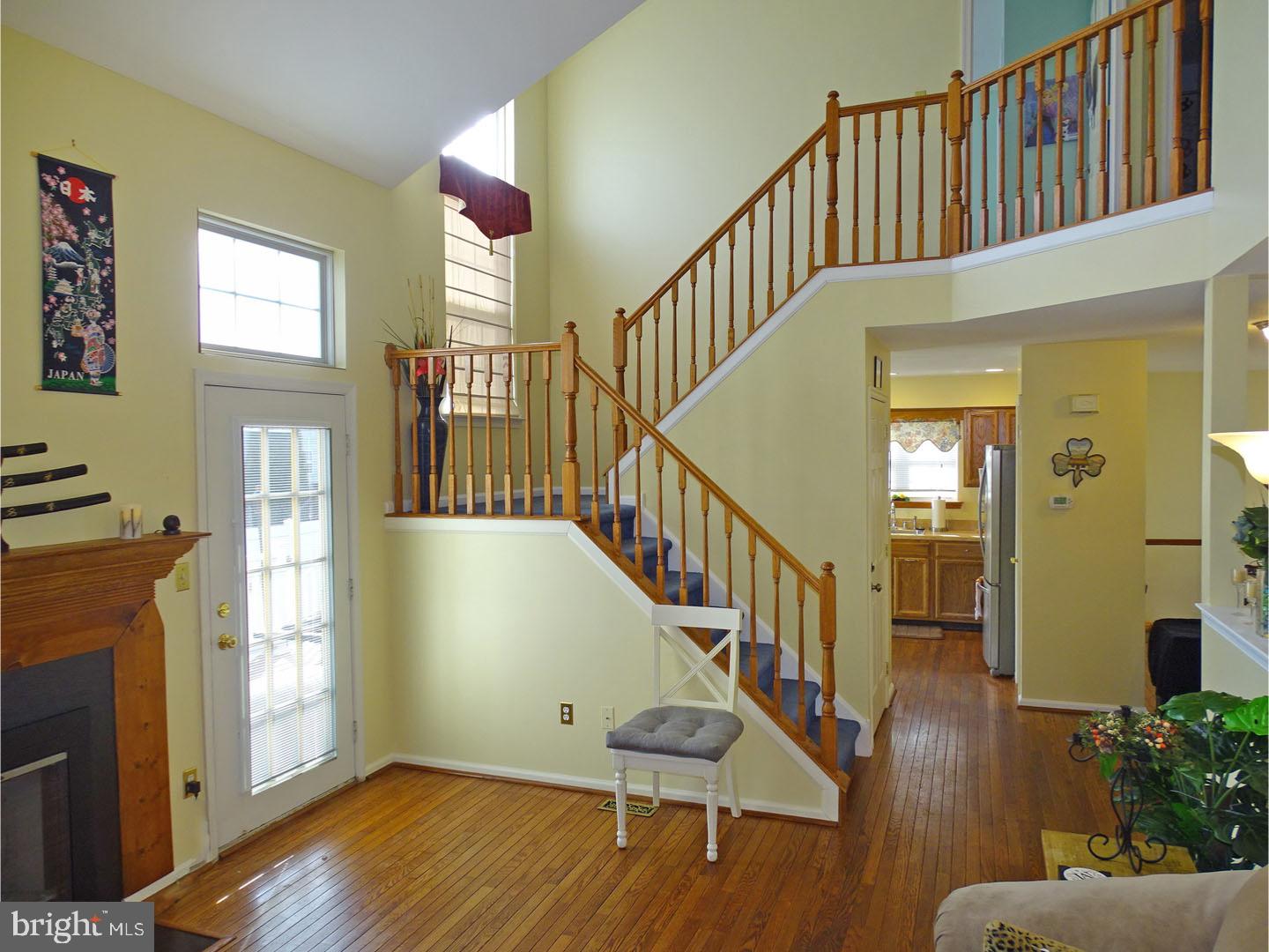 112 Ridgewood Way Burlington Township, NJ 08016 - Photo 4 of 25 Family Room