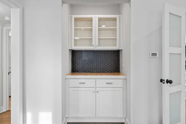 $649,900 | 132 Fontana Avenue, Fontana, WI 53125