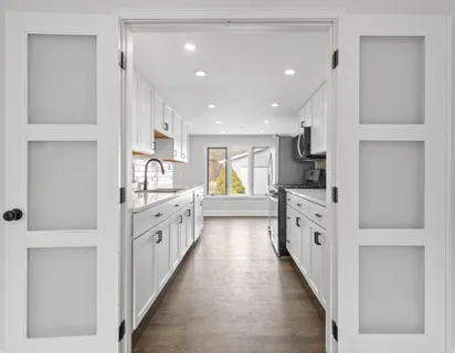 $649,900 | 132 Fontana Avenue, Fontana, WI 53125